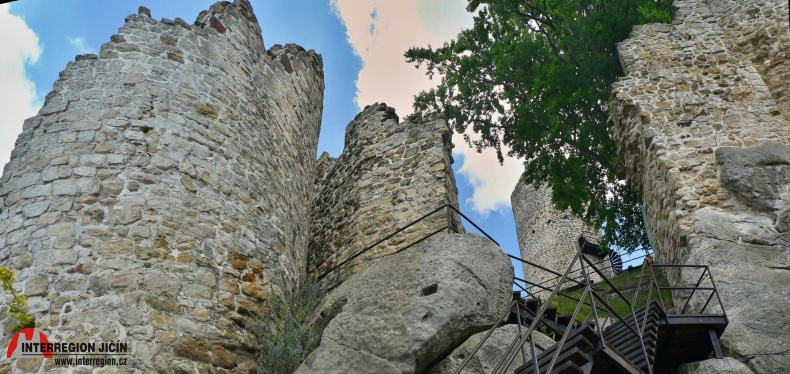 Frýdštejn - panorama