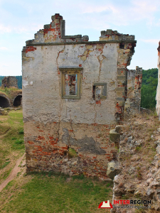 Zámek a hrad Zvířetice