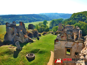 Zámek a hrad Zvířetice