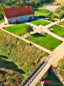 Zámek a hrad Zvířetice