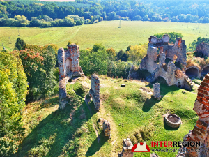 Zámek a hrad Zvířetice