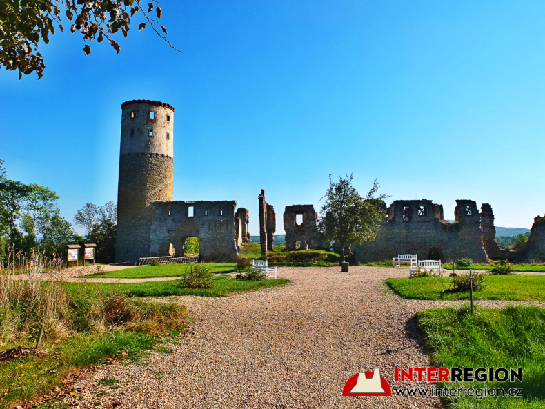 Zámek a hrad Zvířetice