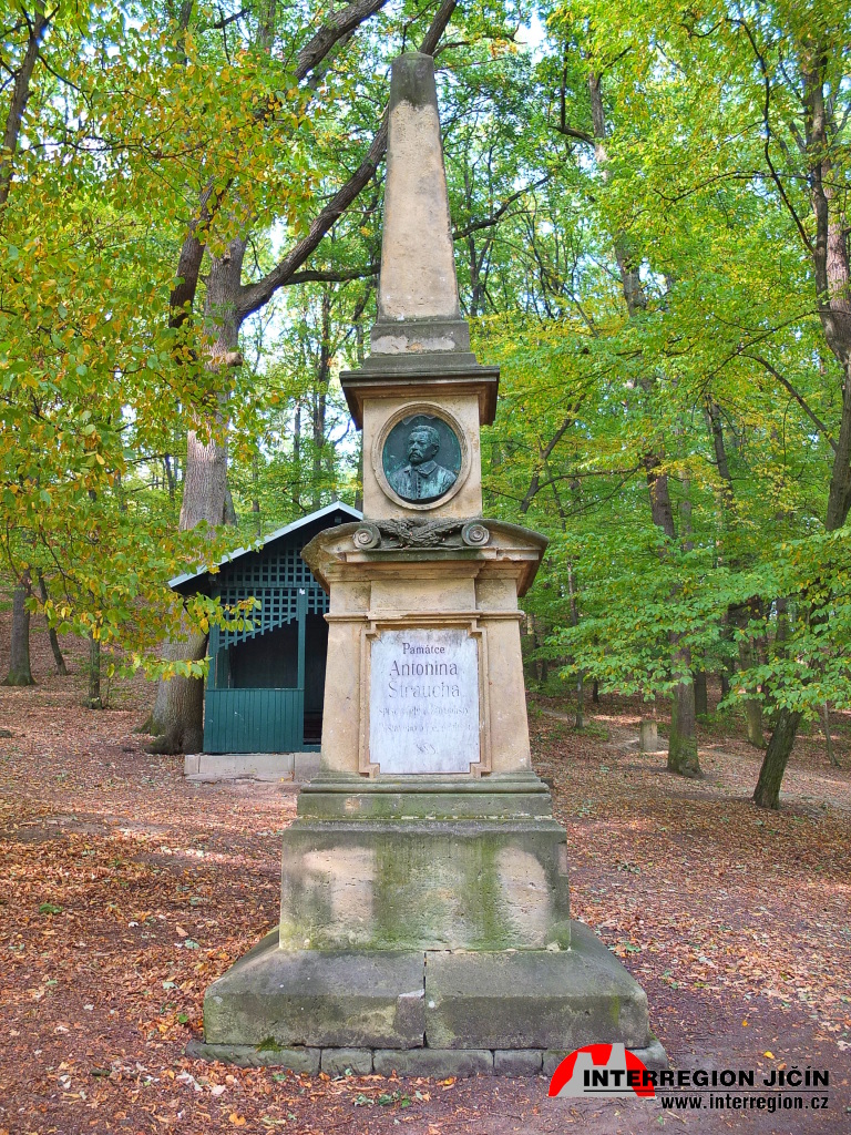 Pomník Antonína Štraucha