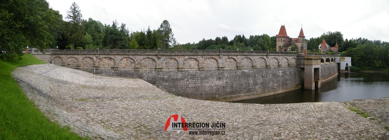 Přehrada Les Království - panorama